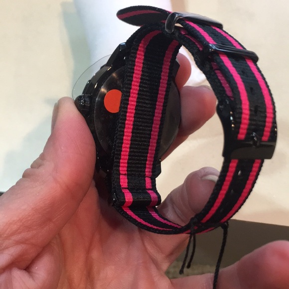 Tissot Unisex Quikster NATO watch - Picture 4 of 5